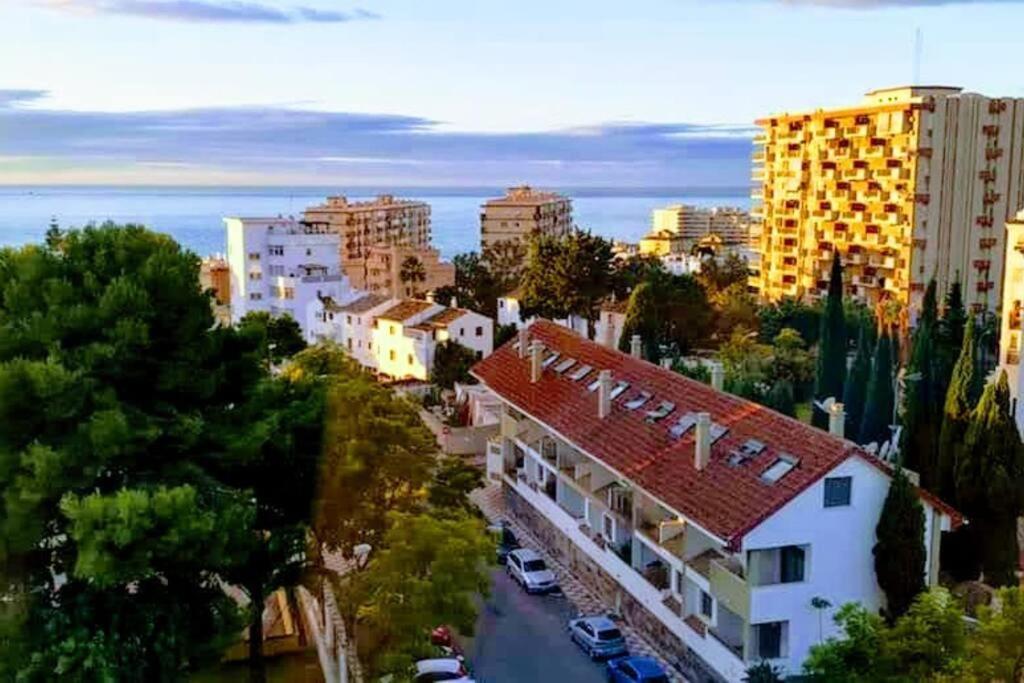Beautiful Sea Views Cozy Apartment 350 M From Beach Benalmádena Dış mekan fotoğraf