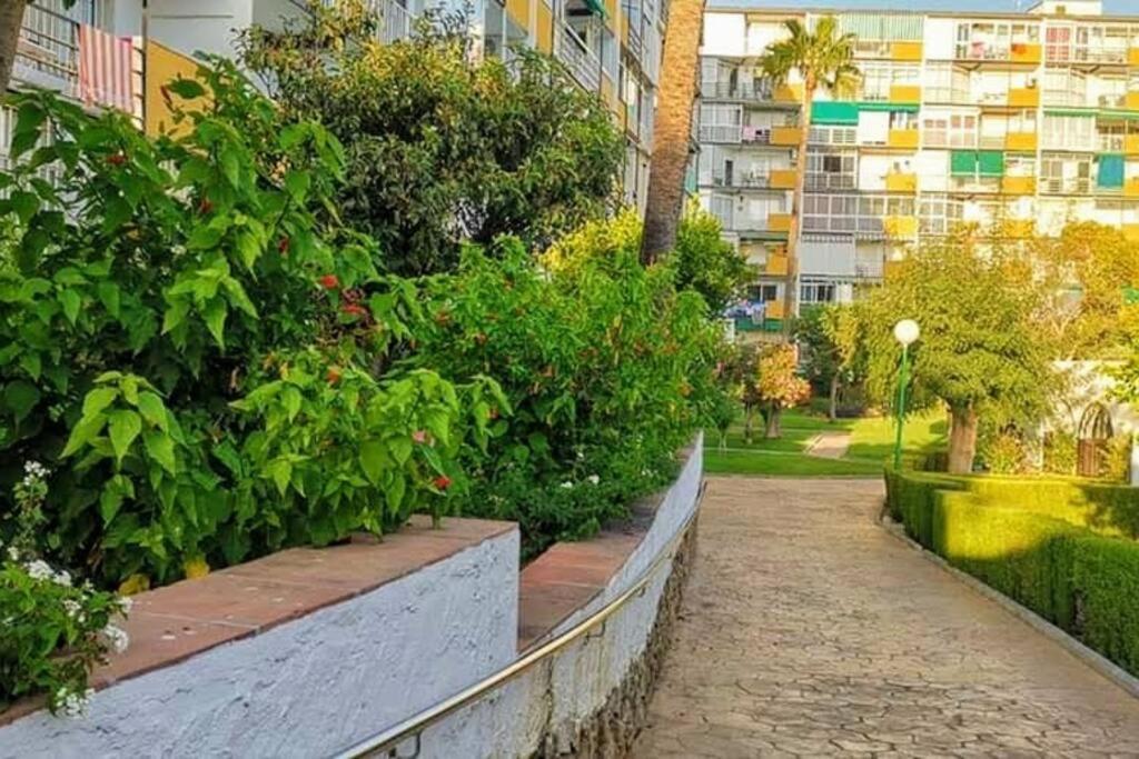 Beautiful Sea Views Cozy Apartment 350 M From Beach Benalmádena Dış mekan fotoğraf